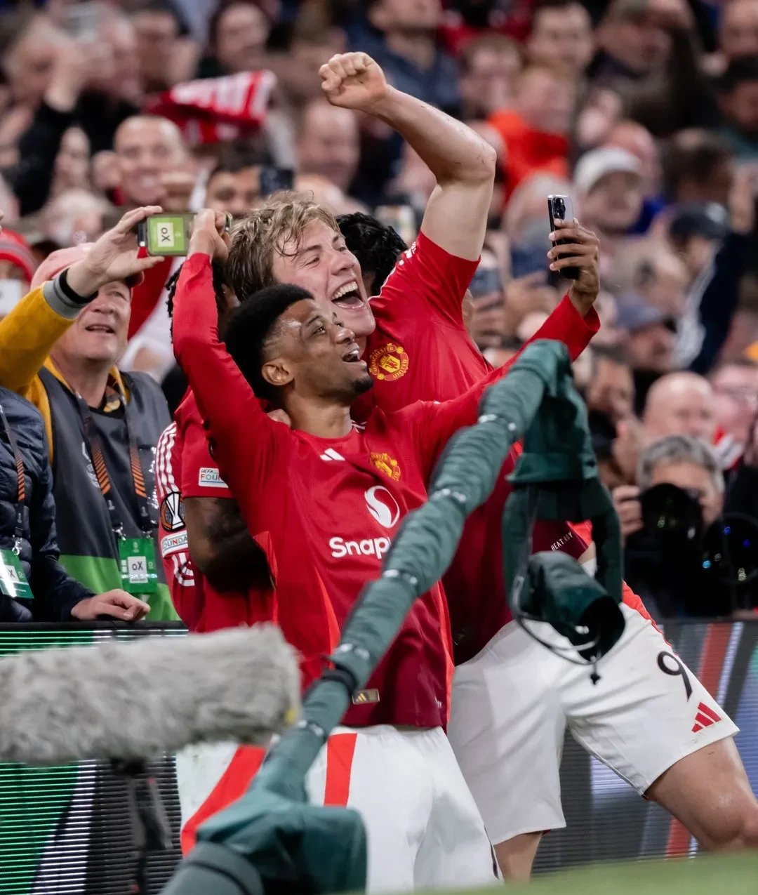  转折点！曼联队长鼓劲，欧联关键时刻攻防权衡，震撼外界，轮换策略成焦点