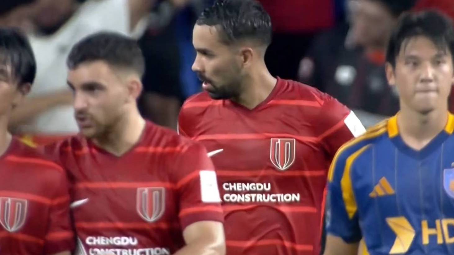  罗马训练开放日，集结日迎来里程碑引欢呼，亚冠在即，球队文化再被提及