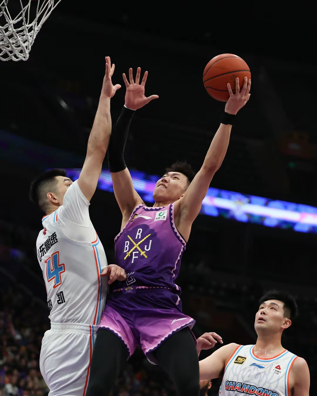 冲刺阶段勒沃库森手感冰凉——CBA季后赛节点到来，气氛紧张，年轻球员得到机会的简单介绍