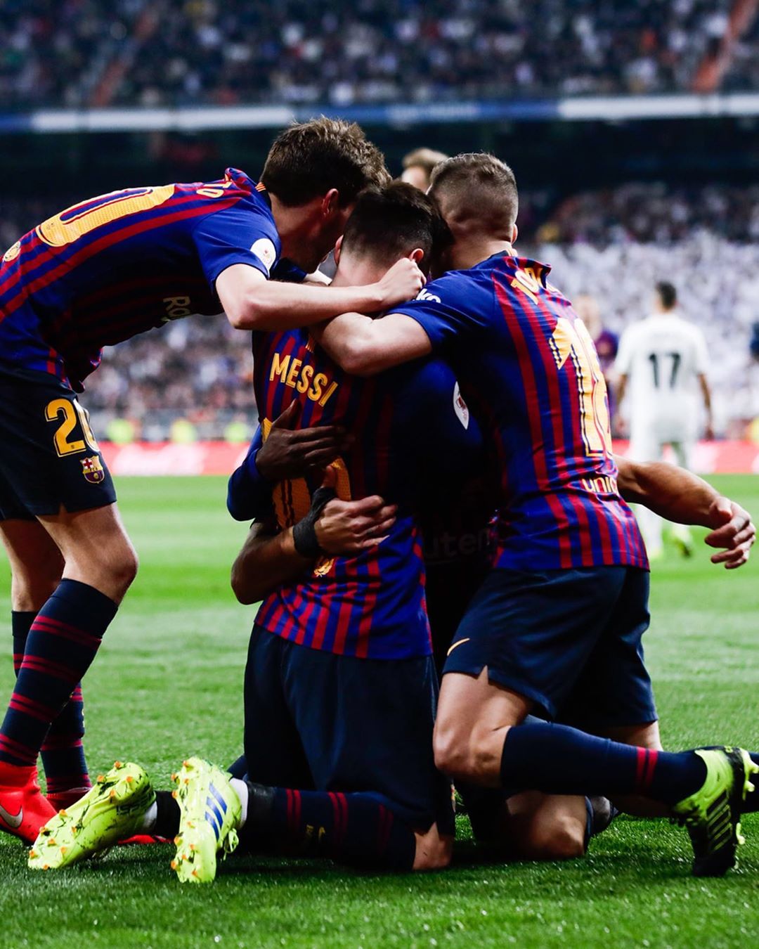  当年忠贞为国酬的全诗 