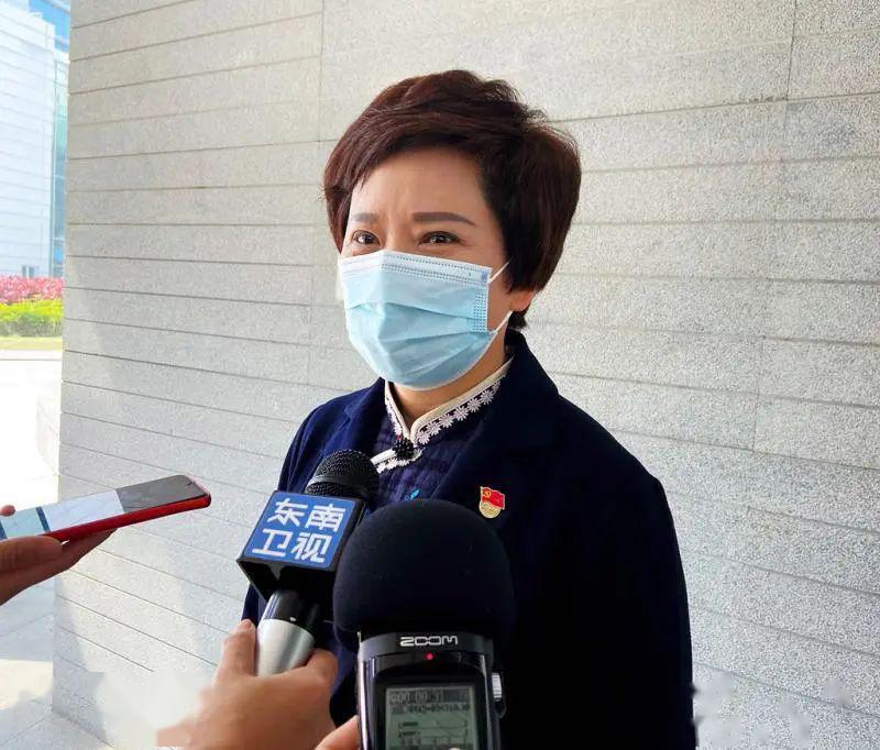 转折点成都蓉城更衣室发声；意大利杯关键时刻攻防权衡；态度坚定；医务组通报恢复(外交部回应美众议院调查)