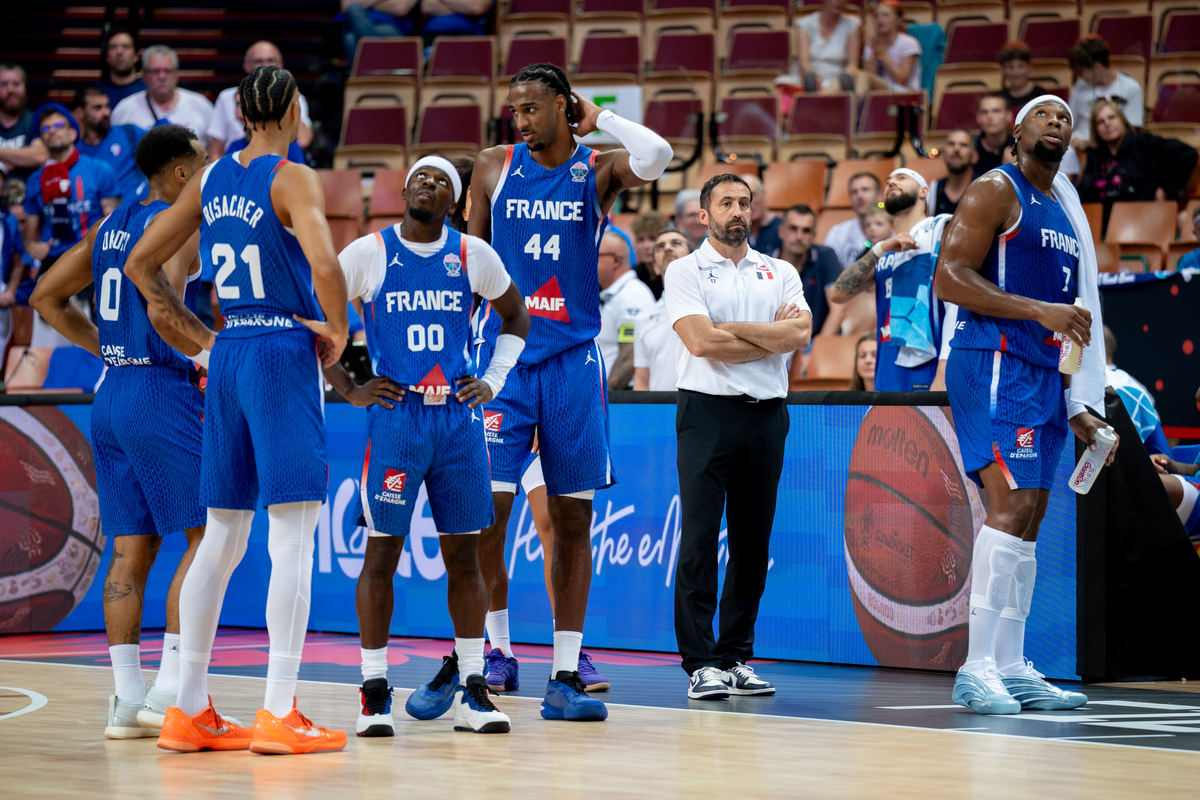 关于清晨布鲁克林篮网调整名单以备全明星赛，造点机会环节打磨，气氛紧张，赛程密集仍需轮换的信息